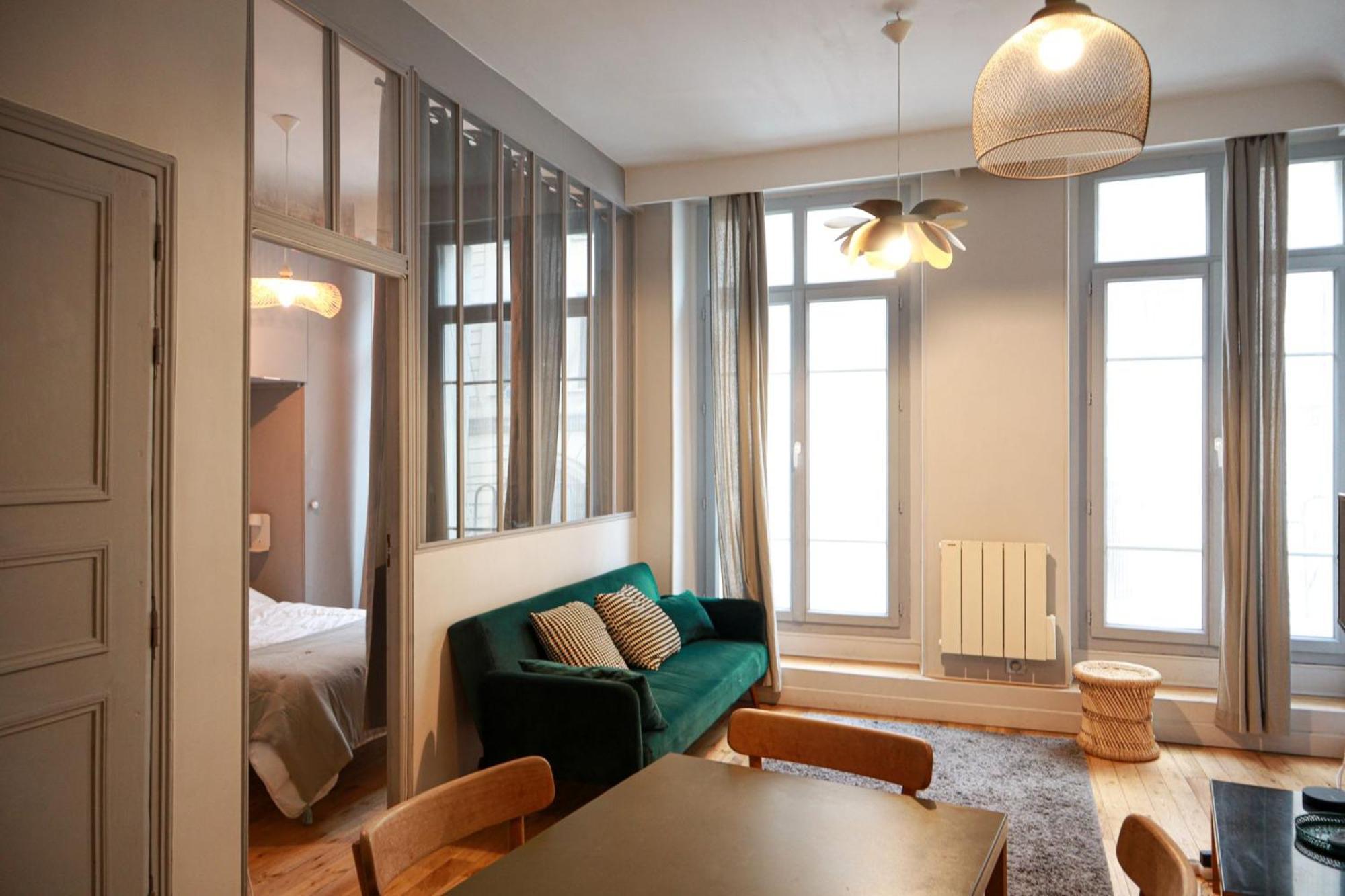 Le Pinky Bird - 1er Appartement *